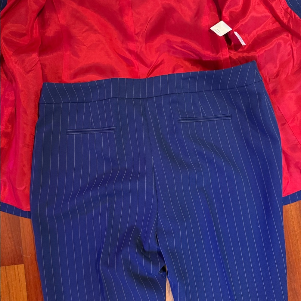 NWT Anne Klein Navy Pinstripe Suit, 6/8 - Picture 15 of 16